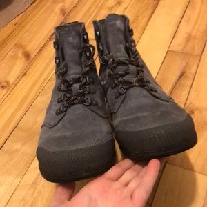 SOREL mens size 8 winter boots, waterproof